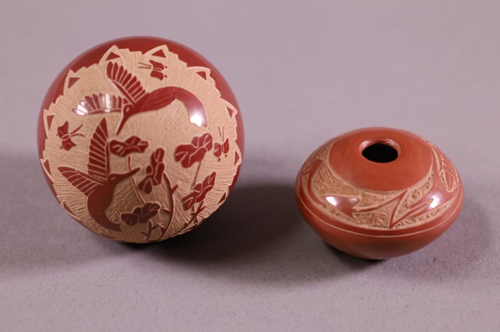 2 SANTA CLARA POTTERY MINIATURE ITEMS (1 of 5)