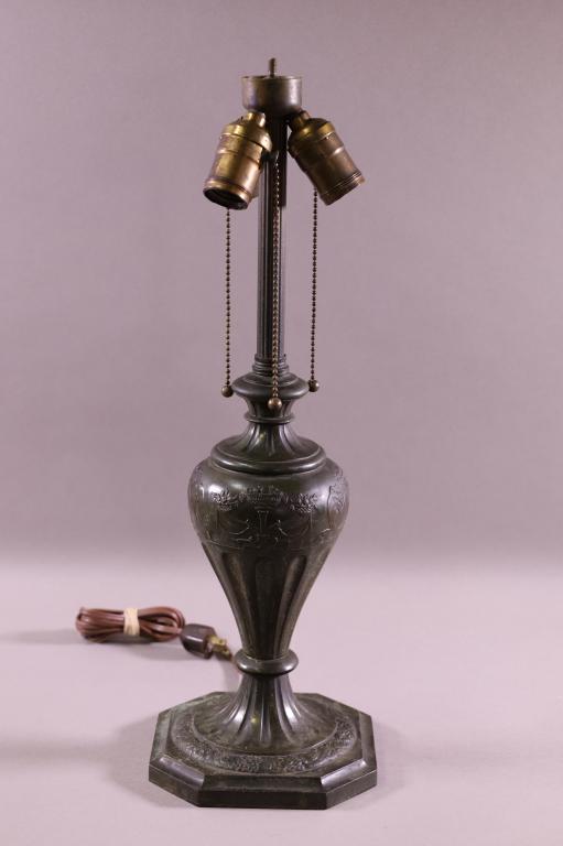 SIGNED PAIRPOINT LAMP BASE (1 of 3)