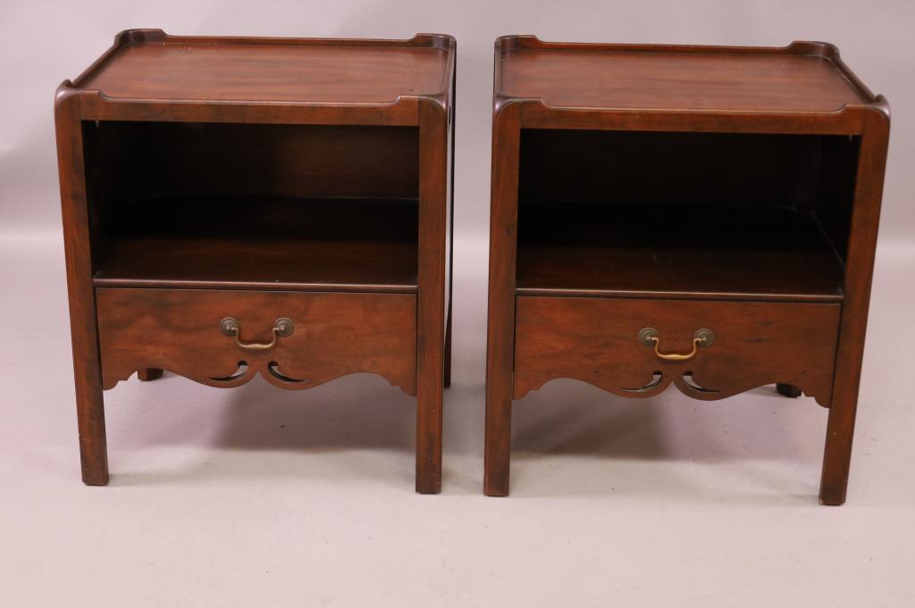 PAIR OF MAHOGANY BAKER FURNITURE END TABLES (1 of 4)