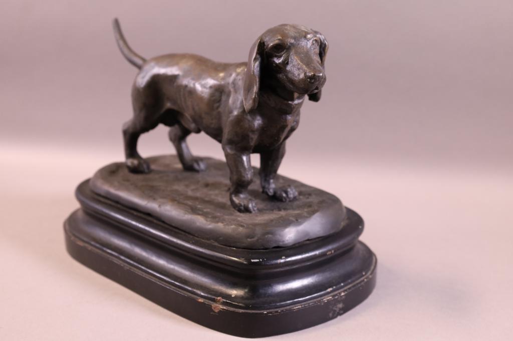 BRONZE DOG FIGURE (1 of 3)