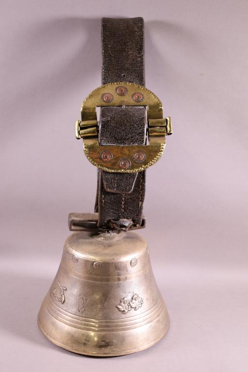 LARGE SWISS COW BELL (1 of 3)
