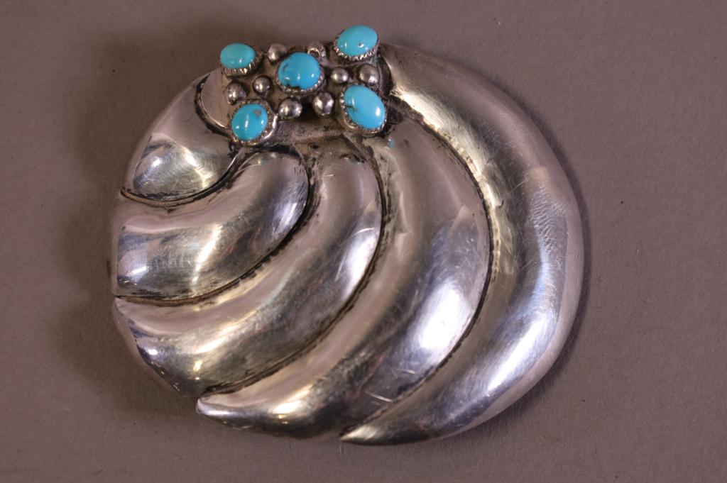 NATIVE AMERICAN SILVER & TURQUOISE PIN: UNMARKED STERLING & TURQUOISE PIN, 5 STONES. 3" W