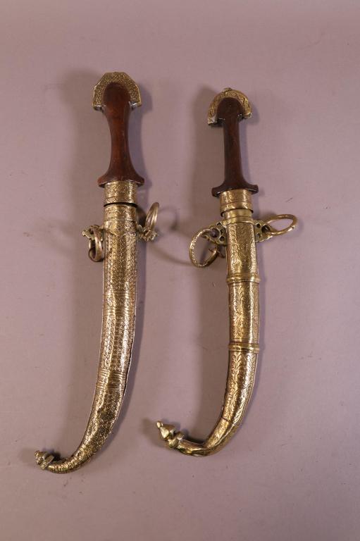 2 ISLAMIC KOUMMYA DAGGERS (1 of 4)