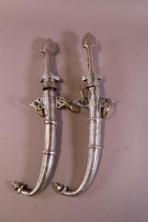 2 BRASS MOROCCAN DAGGERS (1 of 7)