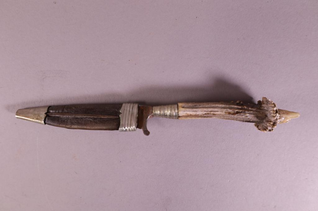 SMALL STAG HANDLED KNIFE (1 of 4)
