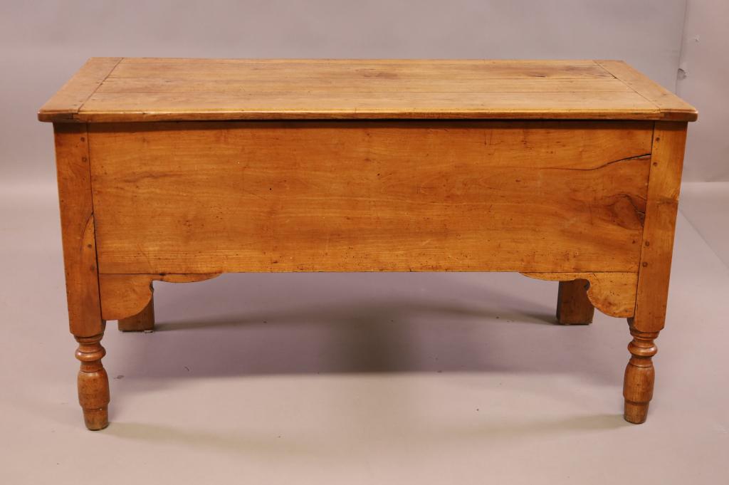 19TH CENTURY FRENCH BLANKET CHEST (1 of 6)