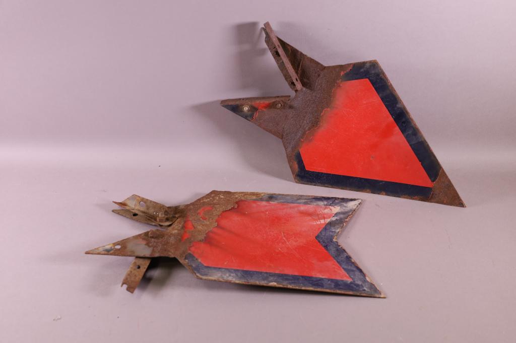 RARE (SUNOCO) ARROW & TAIL FOR PORCELAIN SIGN (1 of 2)