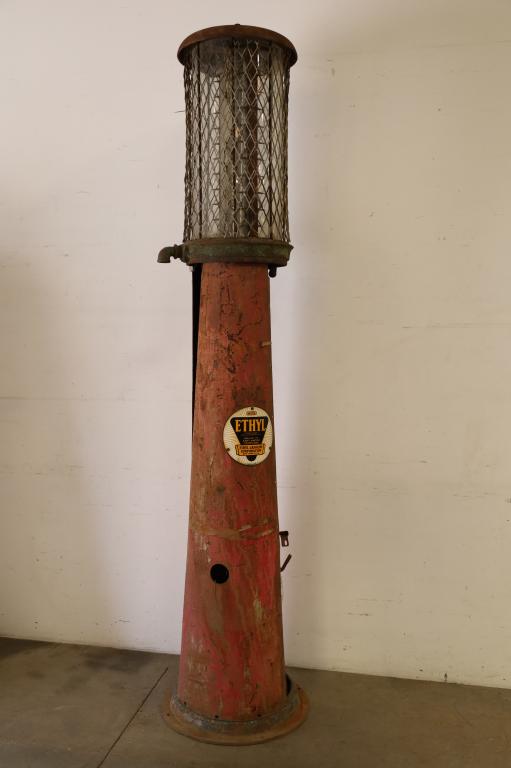 WAYNE MODEL #615 TEN GALLON VISIBLE GAS PUMP (1 of 4)