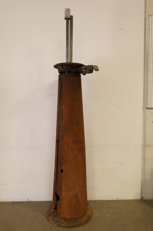 WAYNE MODEL #615 TEN GALLON VISIBLE GAS PUMP (1 of 2)