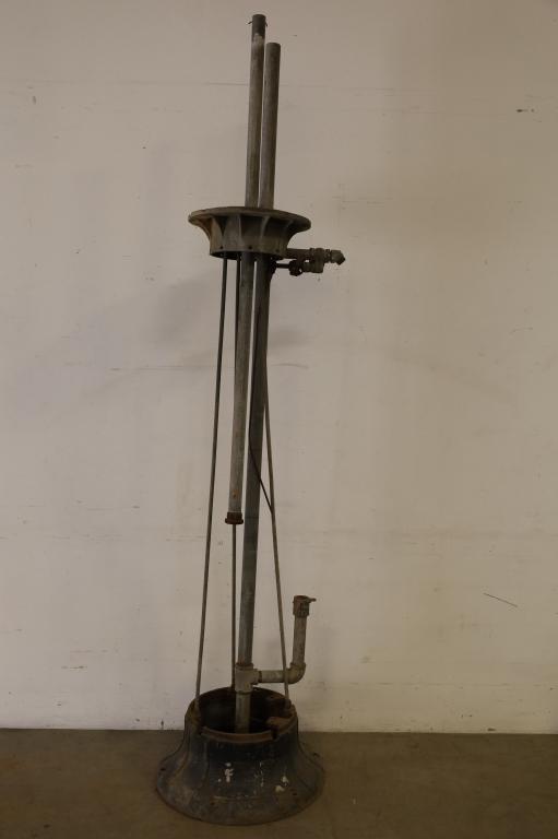 WAYNE MODEL #515 GAS PUMP (1 of 3)