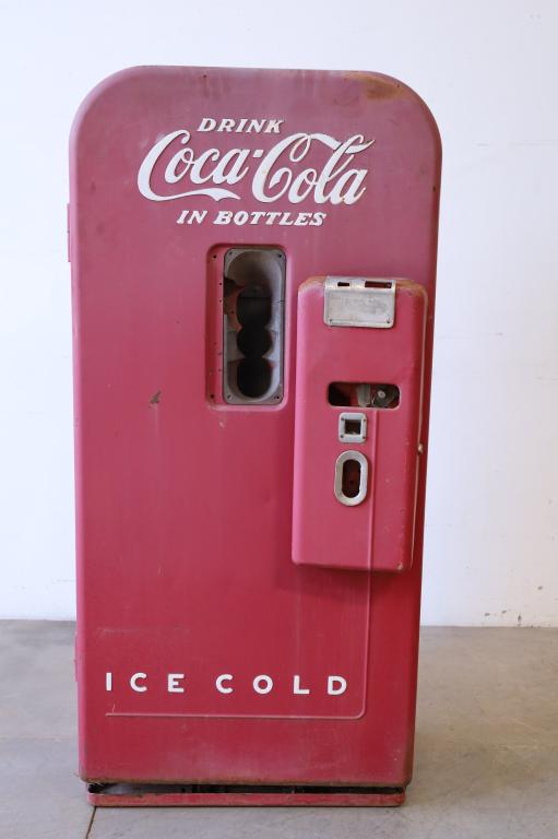 Vendo Coca Cola Vending Machine