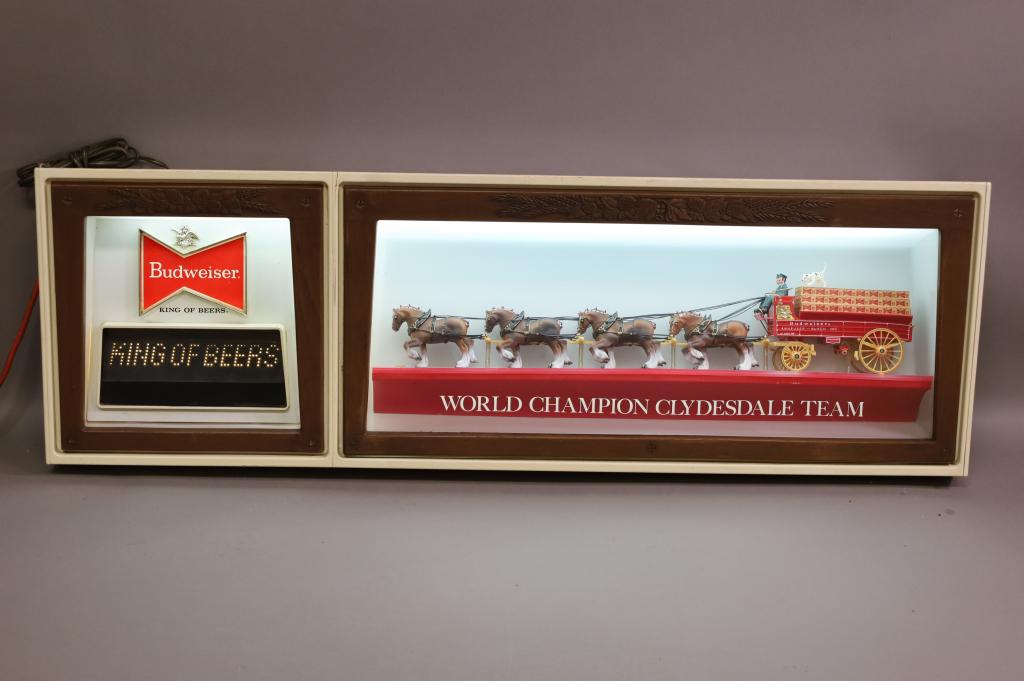 LIGHT UP BUDWEISER CLYDESDALE SIGN (1 of 4)