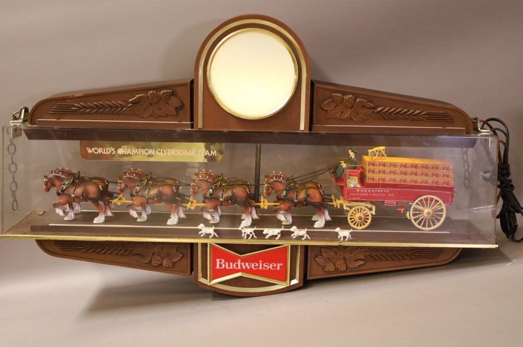 LIGHT UP BUDWEISER CLYDESDALE SIGN (1 of 3)