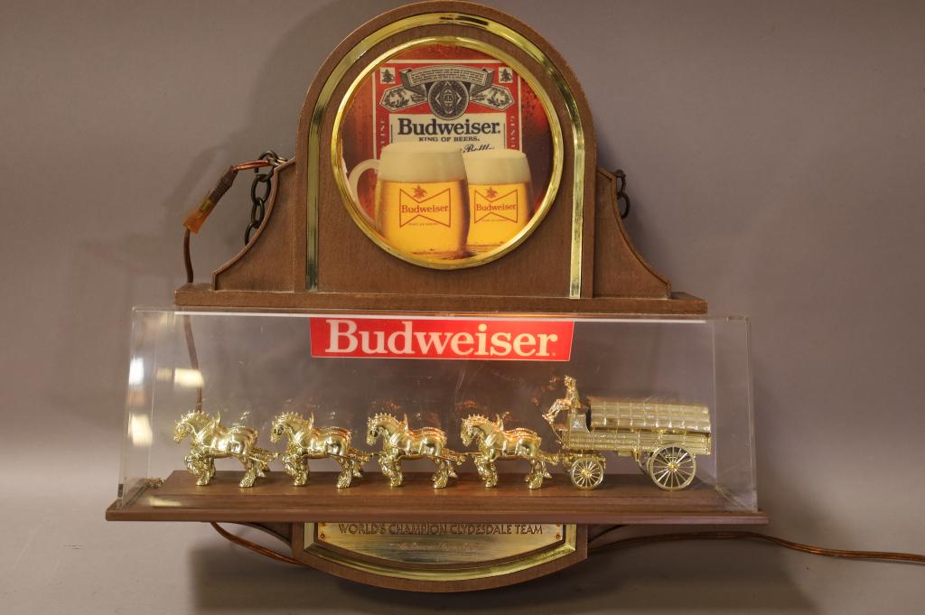 BUDWEISER LIGHT UP SIGN (1 of 3)