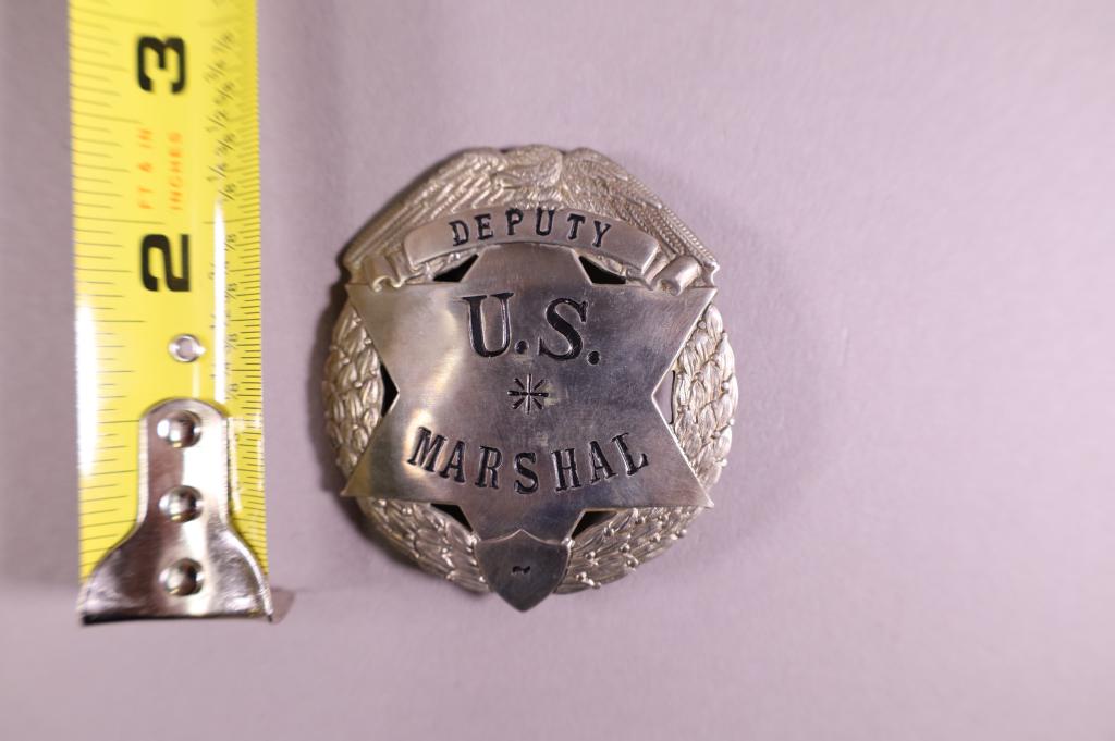 OBSOLETE DEPUTY US MARSHALL BADGE (1 of 2)
