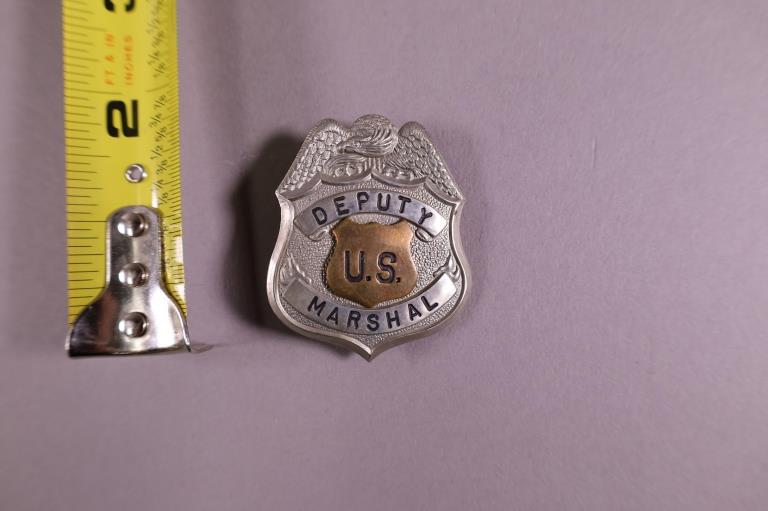 OBSOLETE DEPUTY US MARSHALL BADGE (1 of 2)