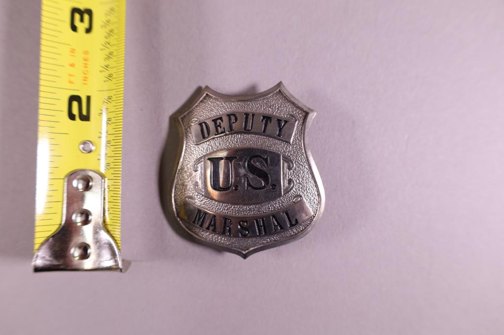 OBSOLETE DEPUTY US MARSHALL BADGE (1 of 2)
