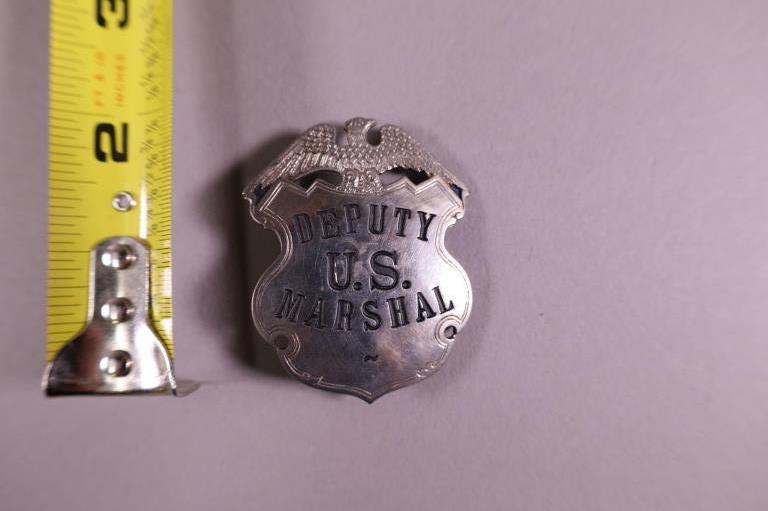 OBSOLETE DEPUTY US MARSHALL BADGE (1 of 2)