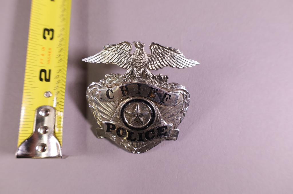 OBSOLETE POLICE CHIEF BADGE: MARKED SUN BADGE CO ON REVERSE