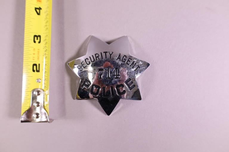 OBSOLETE SPECIAL AGENT POLICE BADGE (1 of 2)