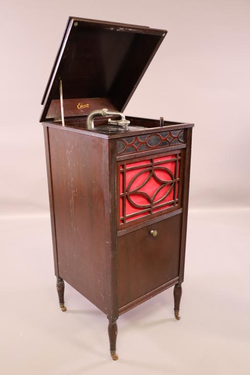 EDISON FLOOR MODEL VICTROLA (1 of 5)