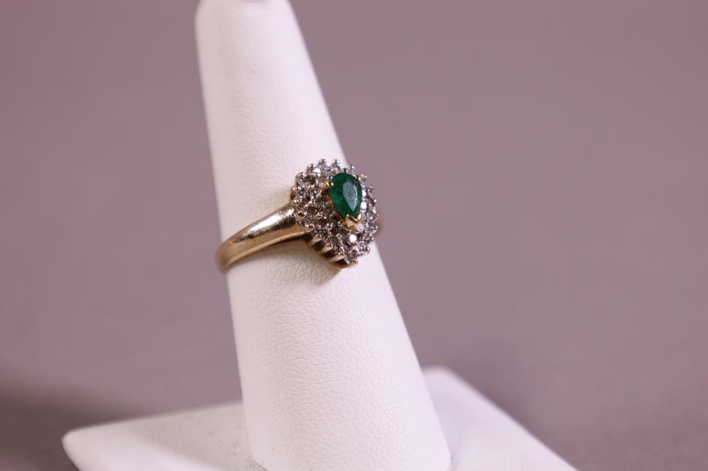 10K GOLD, DIAMOND, & EMERALD RING (1 of 3)