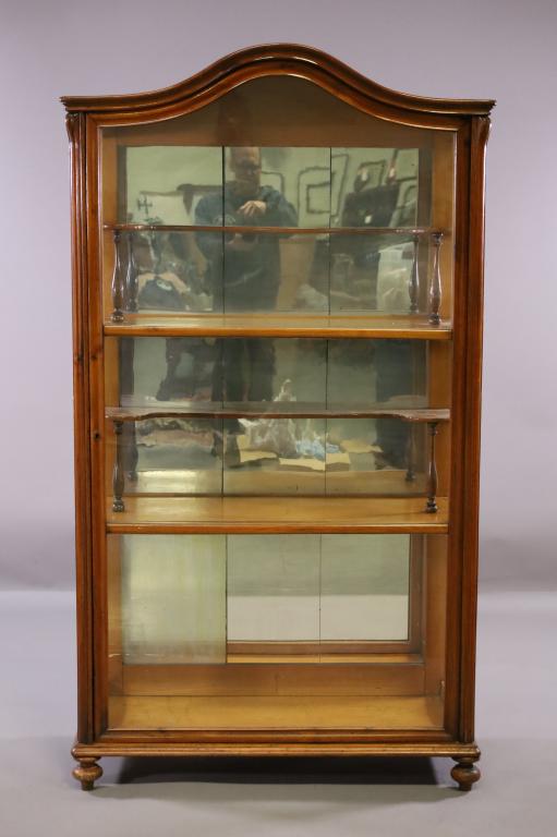 1900'S SINGLE DOOR WALNUT CURIO CABINET (1 of 3)