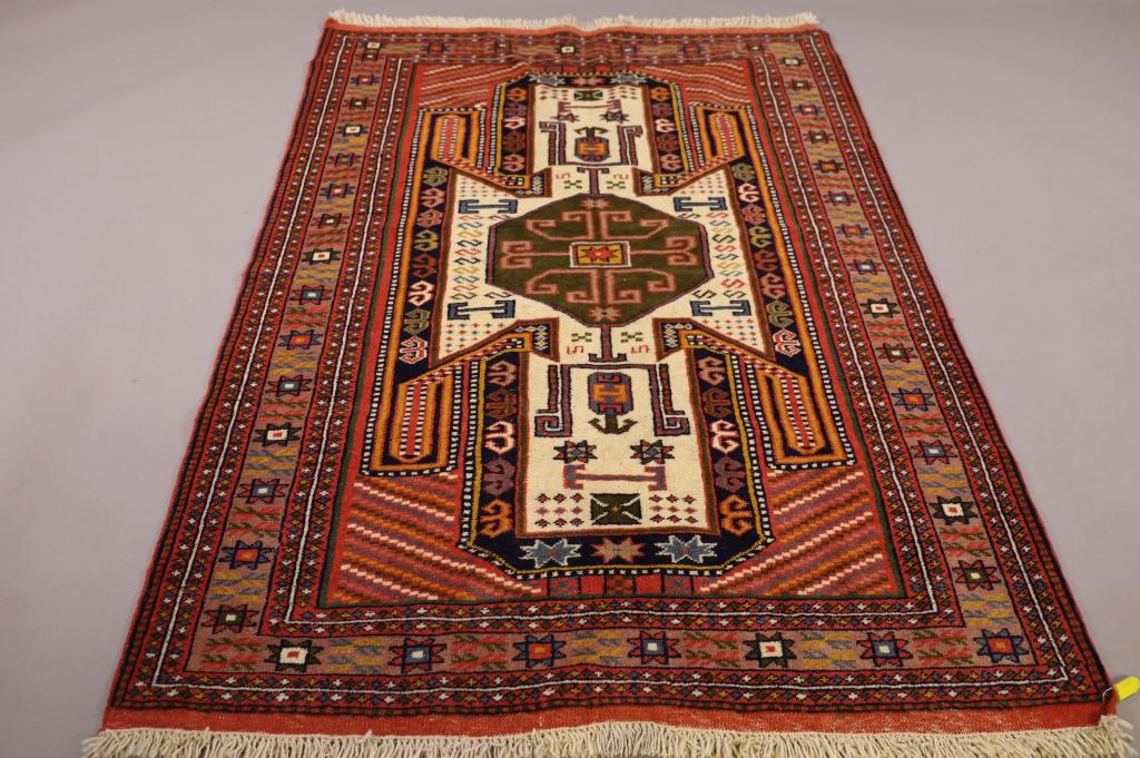 APPROX 5' 10" x 4' 3" HANDMADE WOOL RUG (1 of 4)