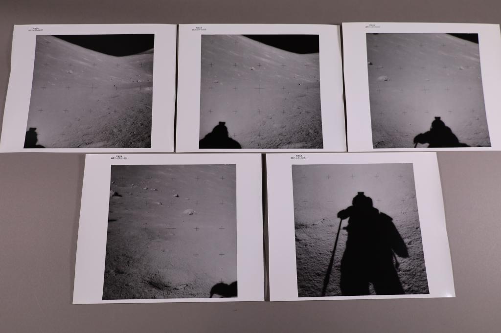 (Apollo 17) 5 Photos of the surface of the Moon (1 of 6)
