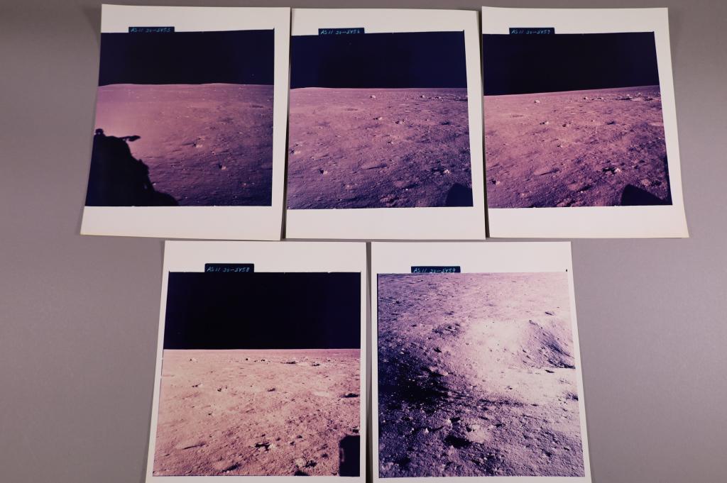 (Apollo 11) 5 Photos of the Moon (1 of 6)