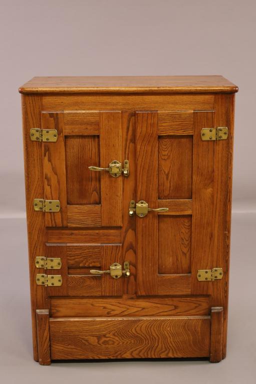 SMALL ANTIQUE OAK 3 DOOR ICE BOX (1 of 4)