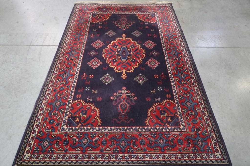 APPROX 8' 1" x 5' 1" WOOL RUG (1 of 4)