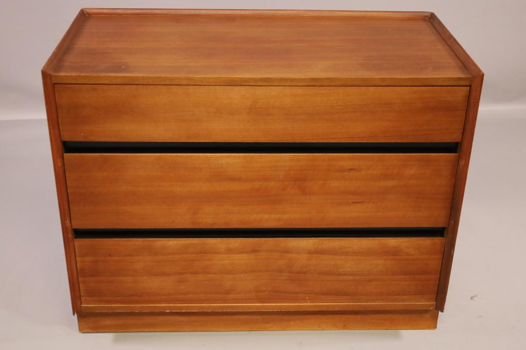 MID CENTURY MODERN THREE DRAWER CHEST (1 of 3)