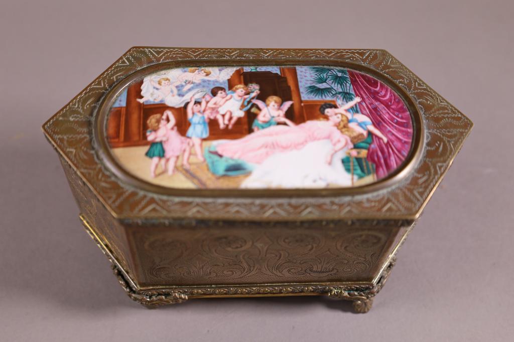 AUSTRIAN DRESSER BOX (1 of 6)