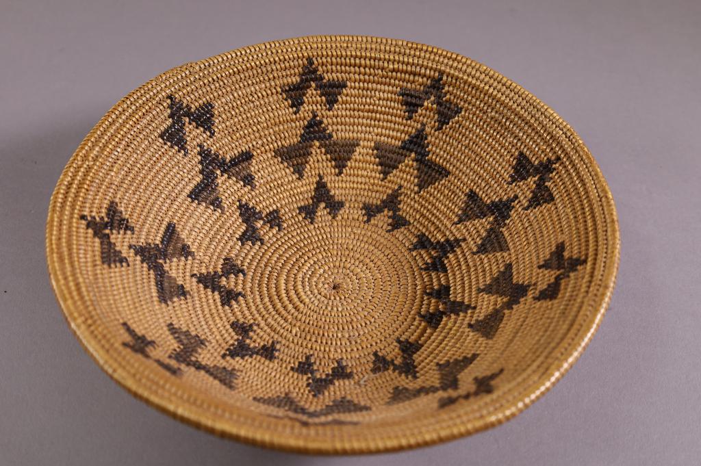 NATIVE AMERICAN BASKET (1 of 2)