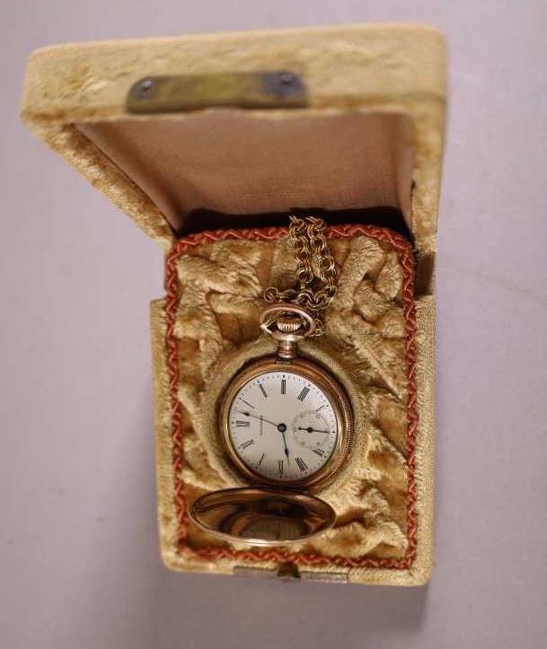 WALTHAM LADY'S POCKET WATCH (1 of 4)