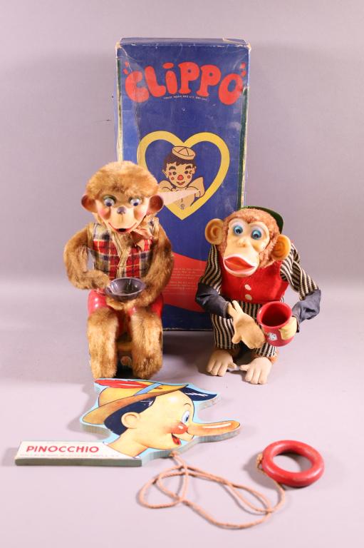 4 VINTAGE TOYS (1 of 5)