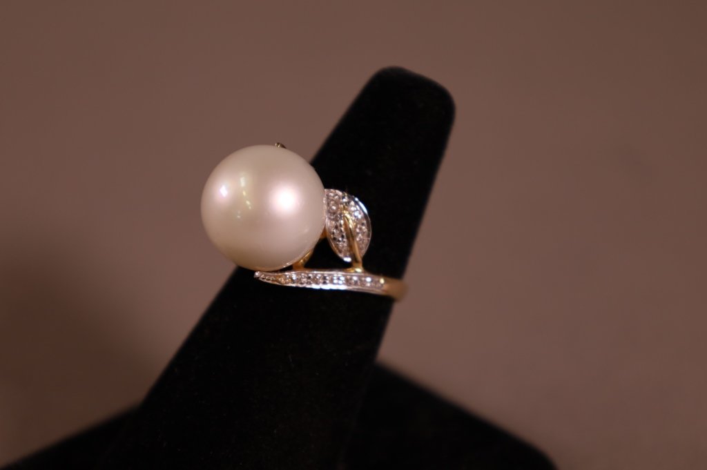 14K, PEARL & DIAMOND LADY'S RING (1 of 3)
