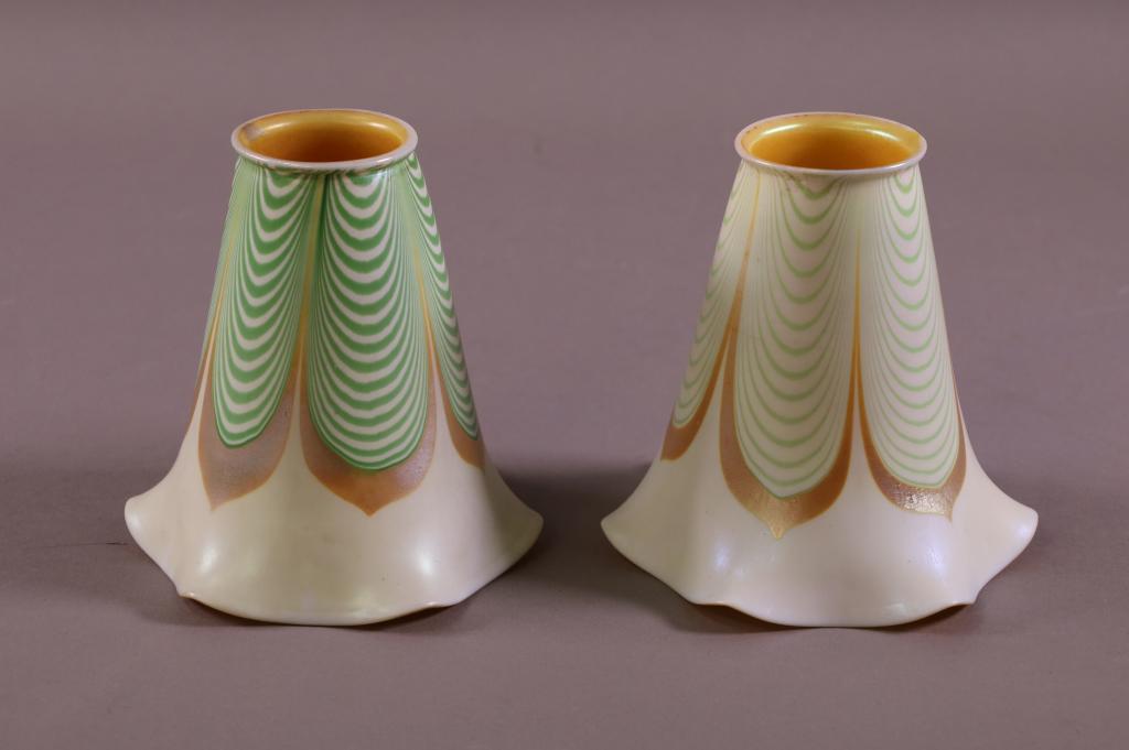 PAIR OF STEUBEN ART GLASS LAMP SHADES (1 of 6)