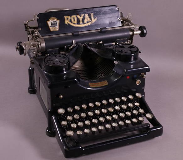 Antique Royal Typewriter