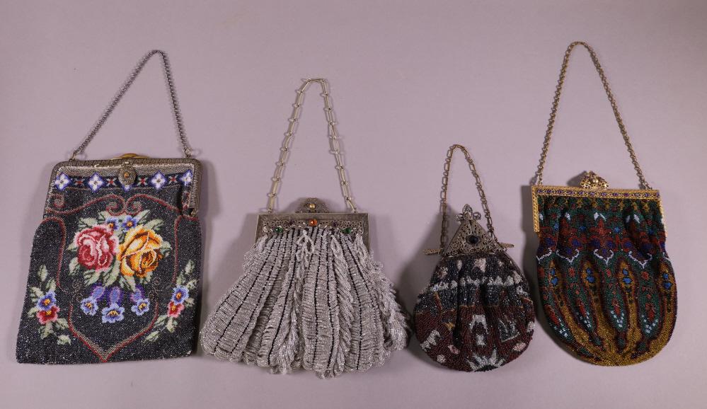 FOUR VICTORIAN BEADED PURSES (1 of 5)