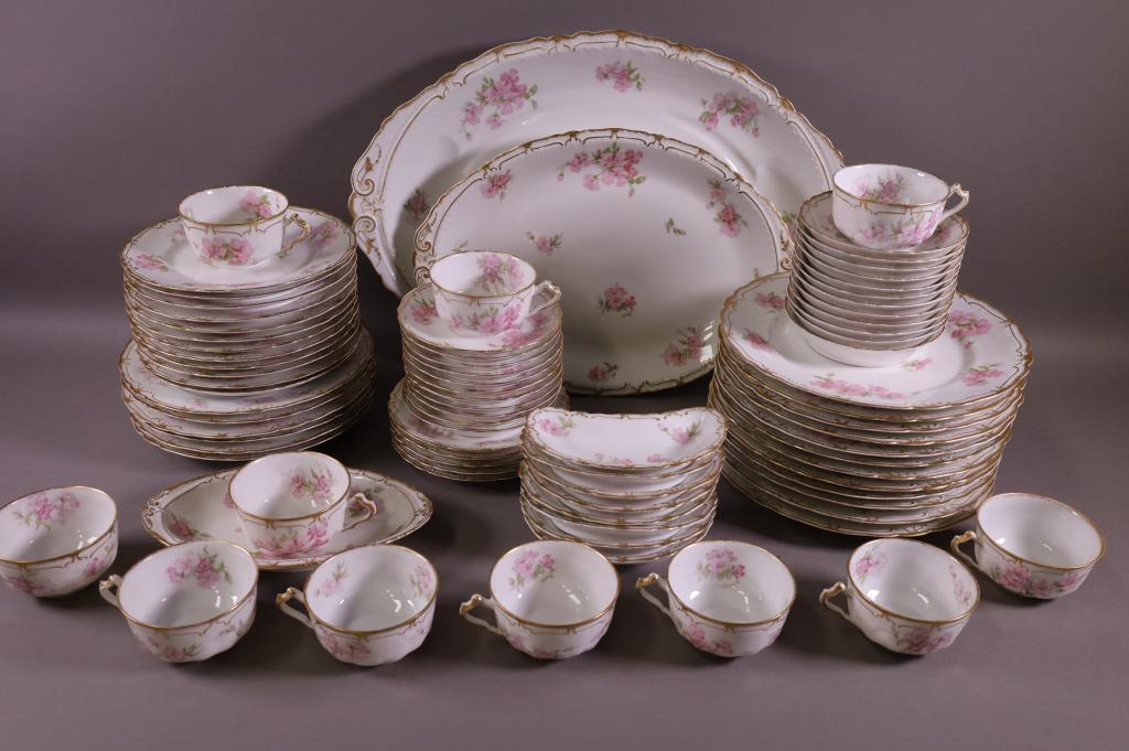 80 PC. HAVILAND LIMOGES CHINA SET: 80 PIECE HAVILAND DISH SET, MARKED HAVILAND & CO LIMOGES FRANCE. SCHLEIGER. TWELVE 9 1/2" DINNER PLATES, TWELVE 5: BERRY BOWLS, TWELVE 7 1/2" BREAD AND BUTTER PLATES, ELEVEN CUPS & SAUCERS, SIX 8 1/2"