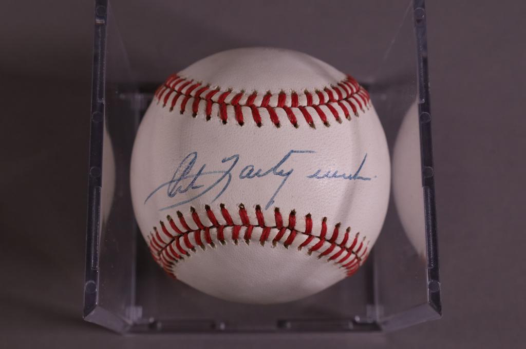 SIGNED CARL YASTRZEMSKI BASEBALL (1 of 2)