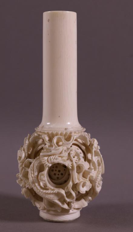 CHINESE HAND CARVED MYSTERY BALL VASE (1 of 2)