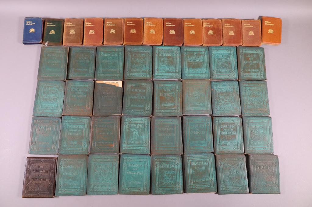 COLLECTION OF LITTLE LEATHER LIBRARY BOOKS (1 of 5)