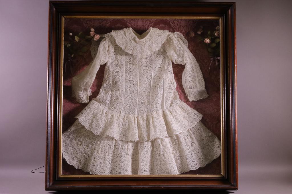 VICTORIAN CHILD'S DRESS IN SHADOWBOX FRAME (1 of 5)