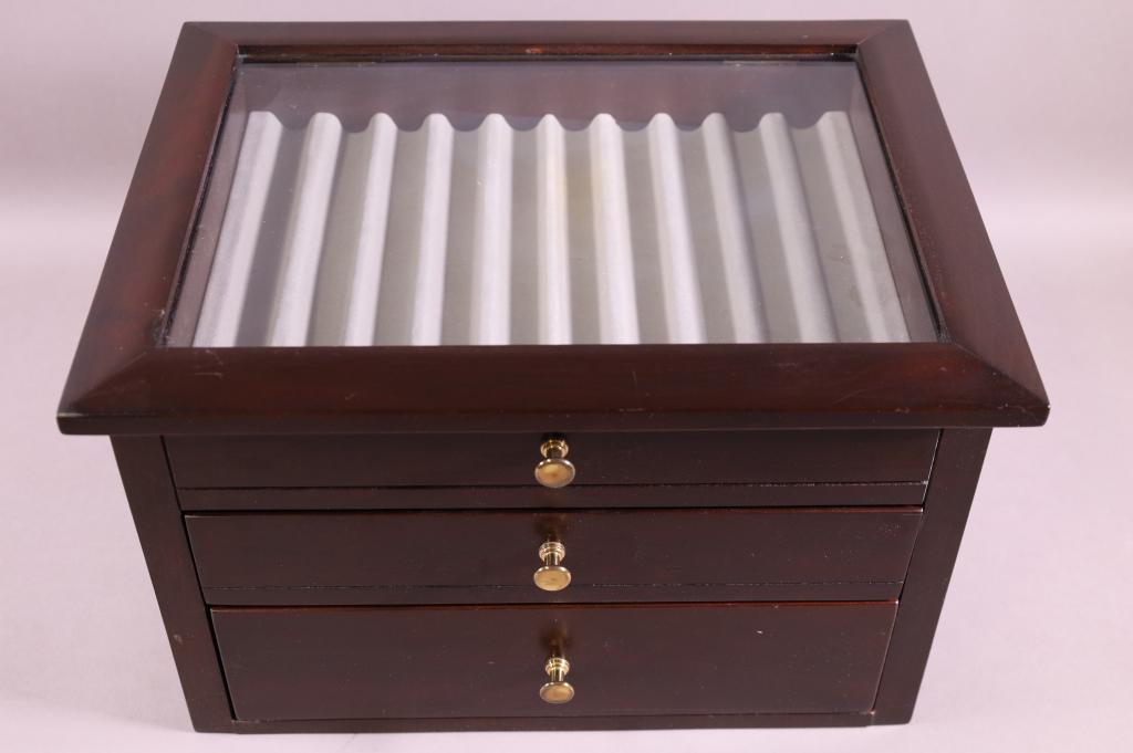 MODERN PEN TABLE TOP SHOWCASE (1 of 2)