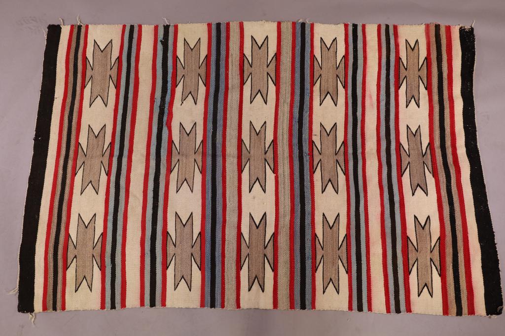 LARGE NAVAJO RUG (1 of 7)