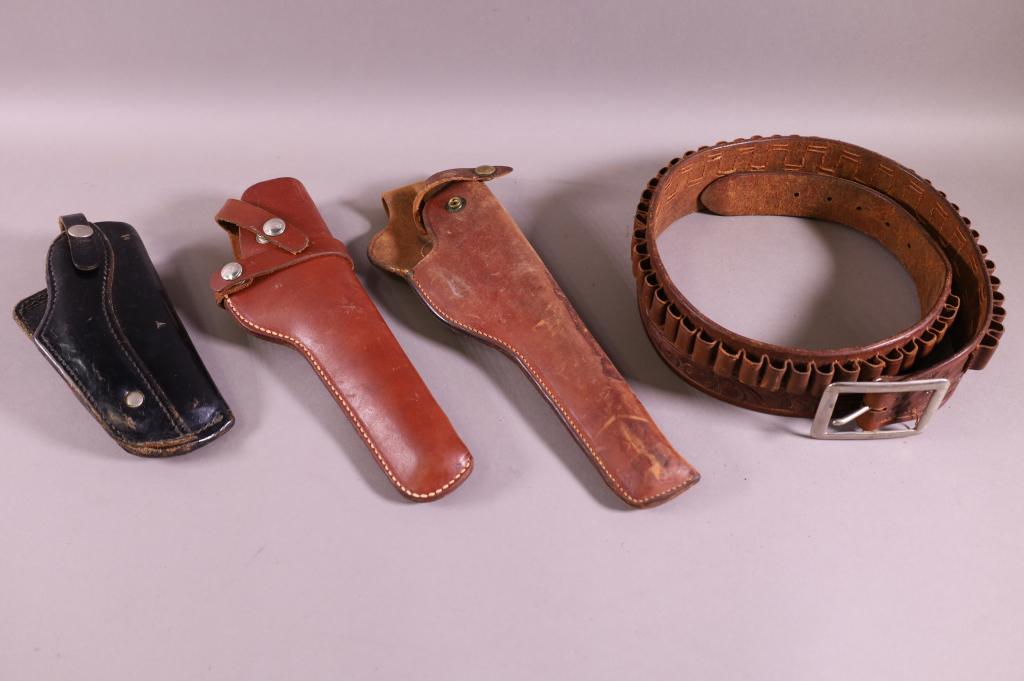 GROUPING OF LEATHER ITEMS (1 of 6)
