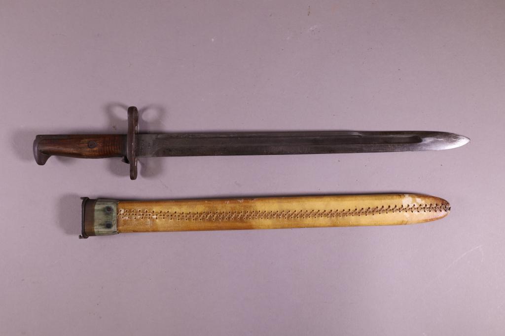 M1905 BAYONET WITH SCABBARD (1 of 4)